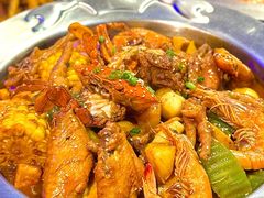 -肥肥虾庄·金牌油焖大虾(汉街SKP店)