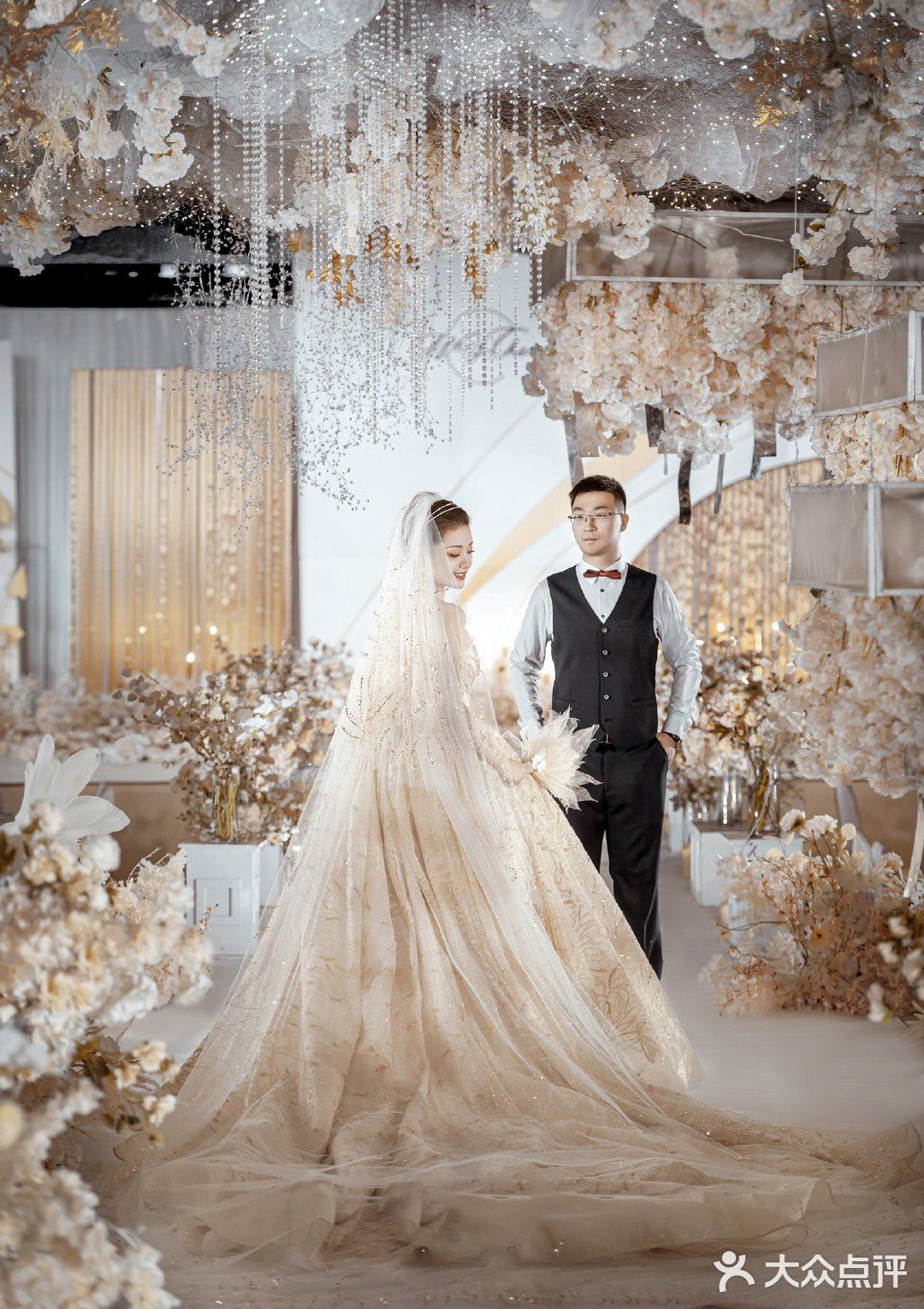 月下俏佳人[亲亲]美呆的月剪影有没有？！