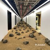 魔都探店｜这个未来世界也太酷了吧！快冲！