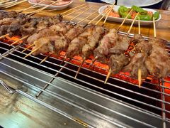 -哈尔滨小酒馆·鲜肉现穿自助烧烤(康新花园店)