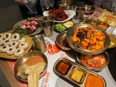 -草家酱蟹炭火烤肉店(珲春南路一店)