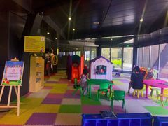 -上海滴水湖皇冠假日酒店