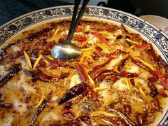 -桂二老坛酸菜鱼(三街两巷店)