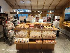 面包甜点陈列柜-西村叔叔的店·面包·甜品·蛋糕(崂山丽达店)