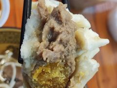 咸蛋黄超人包-老陶包子铺(南大西南村店)