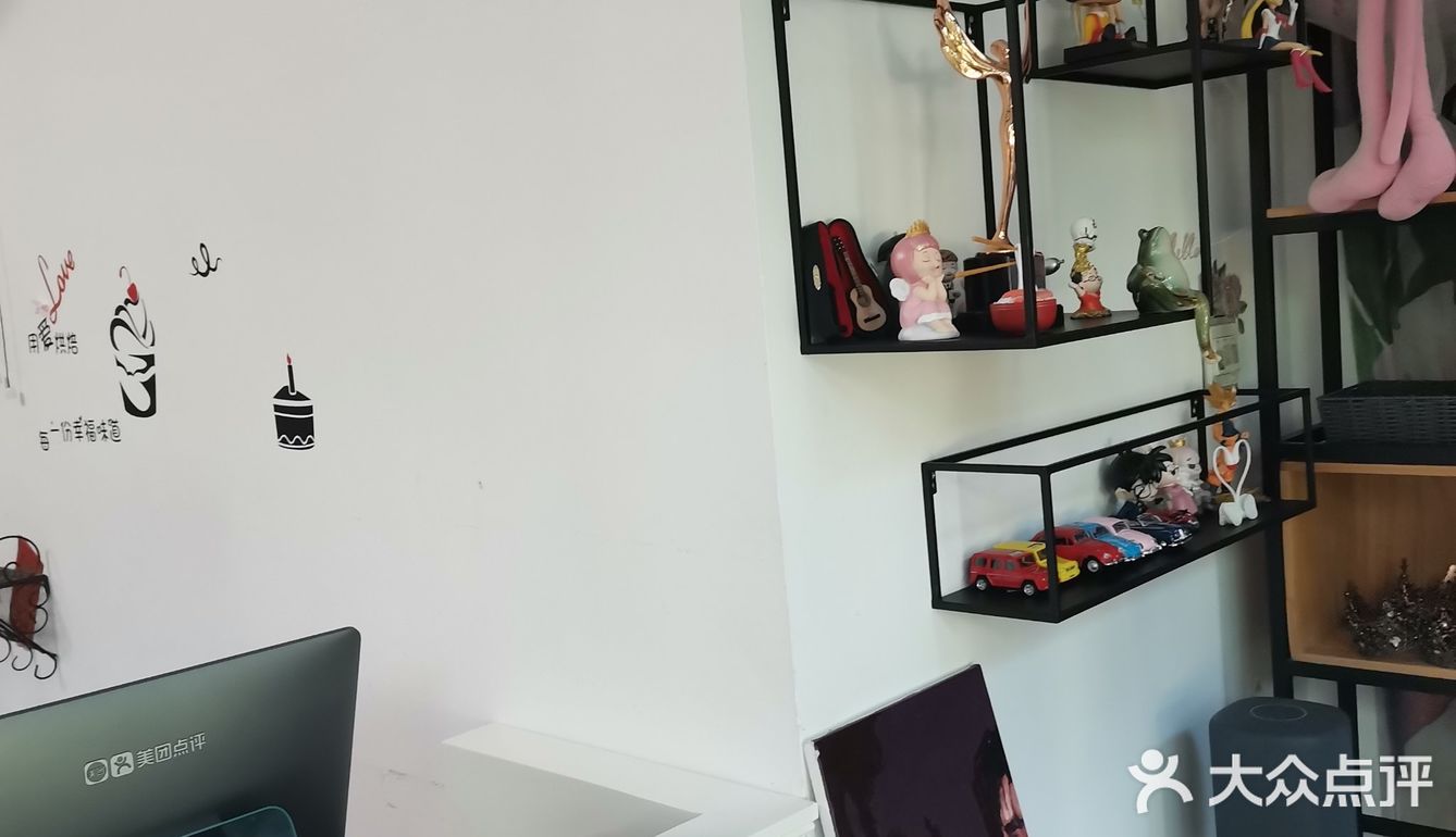 店里的东西都卖的差不多了，她家生意很好
