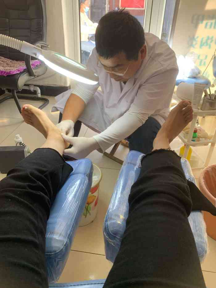 甲丽净世龙世家灰指甲鸡眼脚气甲沟炎跖疣护理(门头沟区大峪梨园楼店)