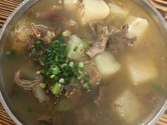 萝卜牛肉汤-燕子煨汤(山海关路店)