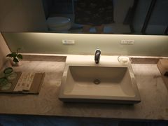 -昆明朗威酒店(昆明站火车站双桥夜市风情街店)