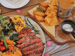 -Mark&Mars Restaurant