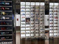 -LensCrafters亮视点·OAKLEY精选(静安嘉里中心店)