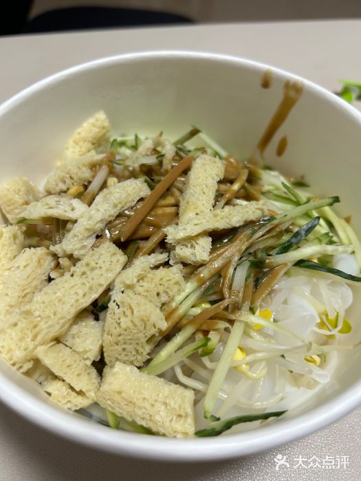 董小西的凉皮和椒麻鸡(三元桥店)酱香凉皮图片