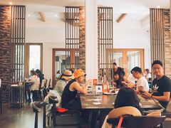 -Chom Cafe and Restaurant