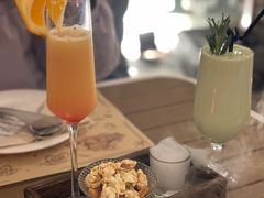 -Mark&Mars Restaurant