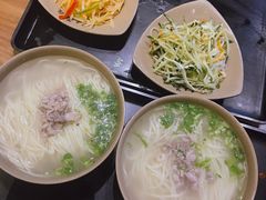 -亮亮面馆(经六路店)