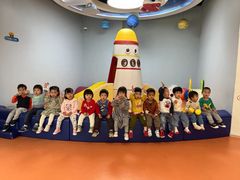 -小门牙好性格托育(北外滩中心)