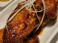 甜辣鸡翅佐以辣蒜汁-WOLFGANG PUCK KITCHEN & BAR(迪士尼小镇店)