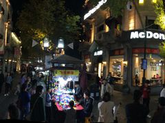 -吴山路夜市