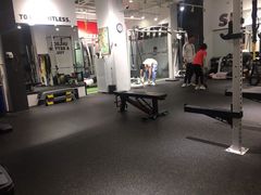 -汗水空间私教健身连锁(SM广场店)