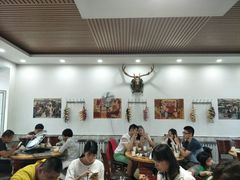 -粘豆包柴火铁锅炖