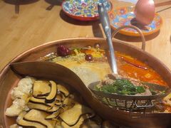 -洱火云南酸菜牛肉火锅(石景山当代商城店)