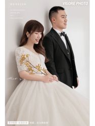 -雪中彩影婚纱摄影·微光艺术中心