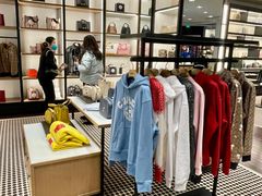 -王府井奥莱临潼小镇(临潼店)