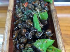 紫苏炒山坑螺-竹一味·竹筒饭