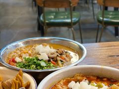 -丽丽三鲜螺蛳粉(田林路店)