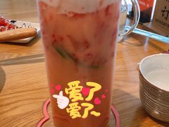 草莓益菌多-团子君寿司·茶