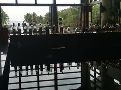 -亚龙湾喜来登·美景台大堂吧