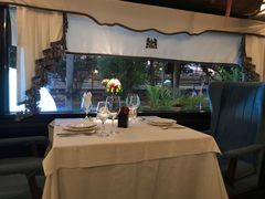 靠窗位-火车头法国西餐厅