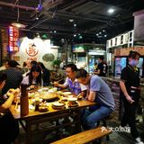 朋友4点过就来排队，排了3-4个多小时，8点过才吃成