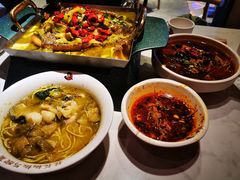 -渝是乎酸菜鱼·川渝小炒(新世界百货望京店)