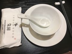餐具摆设-柒园·三十年创意杭帮菜(龙湖滨江天街店)