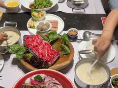 -红鼎豆捞·非遗鲍皇汤火锅(宝丰路店)