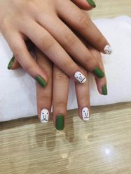 -进巍美甲美睫店