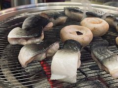 口蘑-围炉肉舍•炭烤活鳗•丹东海鲜烤肉(步行街店)