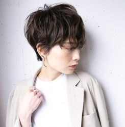 -变画·发型STUDIO