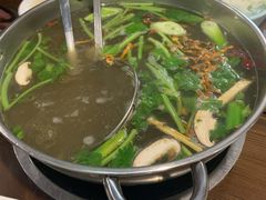 -乡土黄·鲜牛肉火锅·小龙虾(兴业街店)