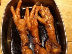 弄堂里的卤鸡爪-弄堂里·寻味杭州(湖滨银泰in77C区店)