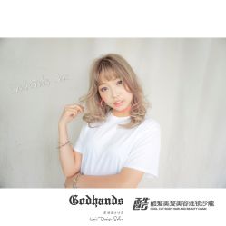 -God Hands发型设计复古会所