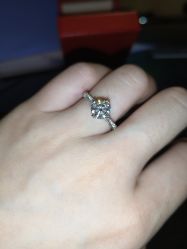 -威德钻石-克拉钻大本营(南京东路店)