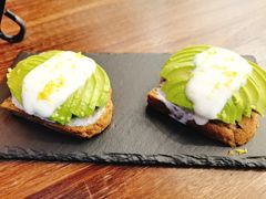 牛油果烤面包配酸奶-1861意大利餐厅(文化广场店)