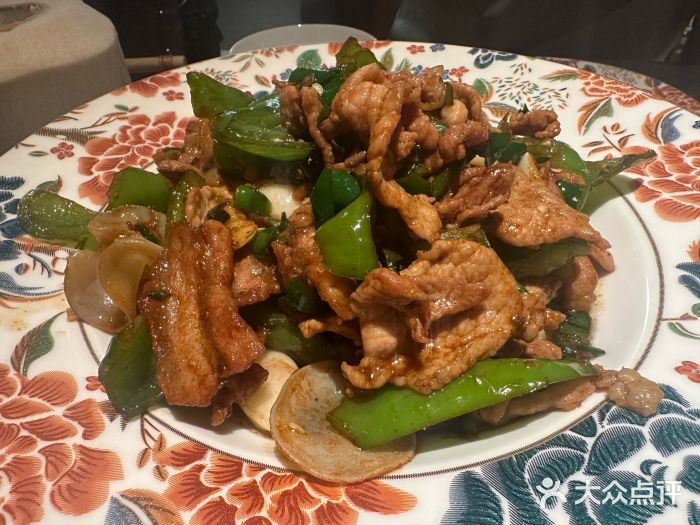 芙蓉十九·新湘菜辣椒炒壹号土猪肉图片