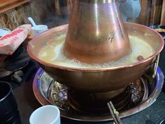 -果松木炭酸菜铜火锅·外婆参鸡汤