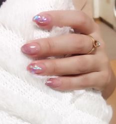 -爱美睫美甲会馆