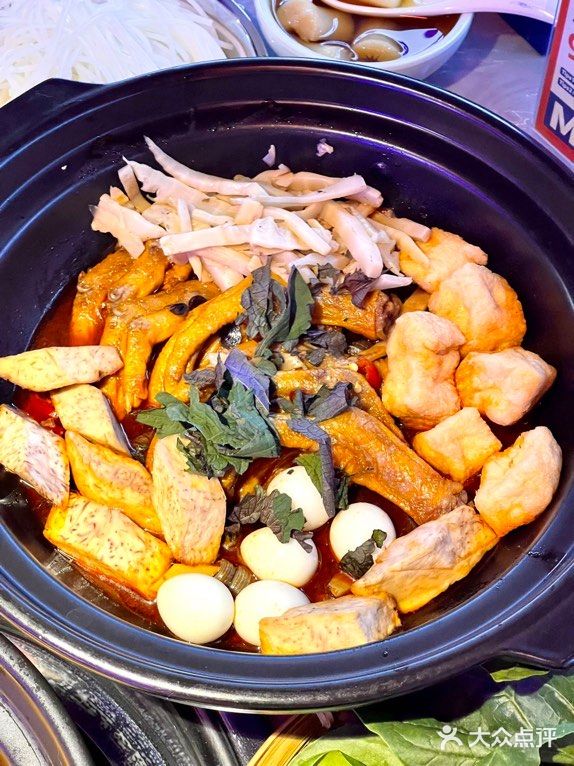 螺蛳粉星人得知人广新开了一家，螺蛳粉火锅！