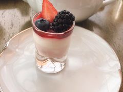 紫罗兰黑莓柠檬杯-悦厅·下午茶(杭州柏悦酒店)