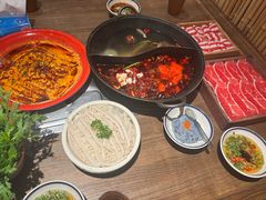 牛骨鸳鸯锅-袁山山重庆火锅(丈八北路店)